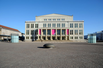Fototapeta na wymiar Oper Leipzig Augustusplatz