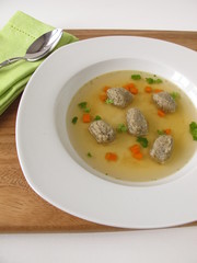 Suppe mit Leberknödeln