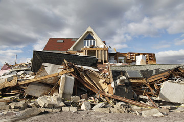 Obraz premium Destroyed beach house in the aftermath of Hurricane Sandy
