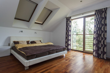 Bedroom with balcony - obrazy, fototapety, plakaty
