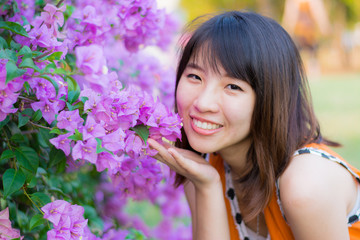 Obraz na płótnie Canvas Cute Thai girl is very happy with purple Kertas .