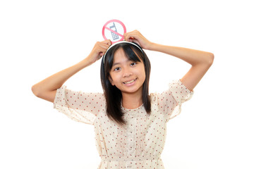 携帯電話使用禁止を訴える女の子