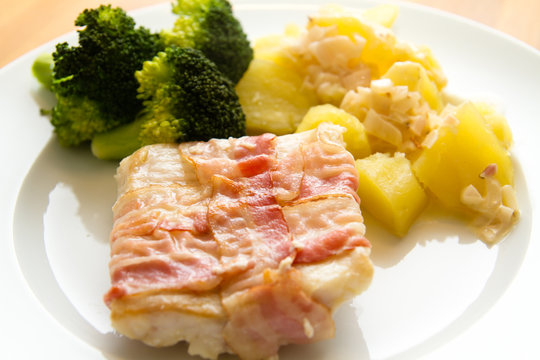 Steinbeisserfilet im Speckmantel