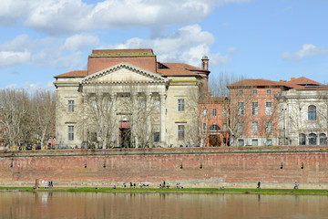 Promenade quais de la Garonne à Toulouse