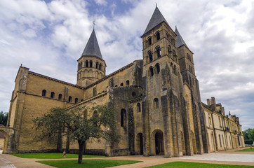 Fototapeta na wymiar Paray Le Monial kościół