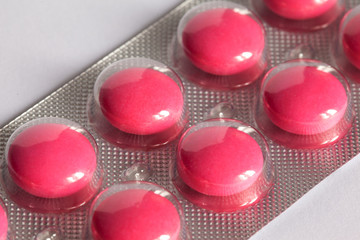 PLAQUETTE MEDICAMENTS ROUGE