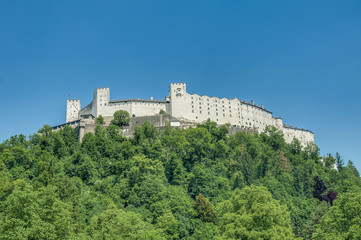 Fototapeta na wymiar Hohensalzburg Zamek (Festung Hohensalzburg) w Salzburgu, Austri
