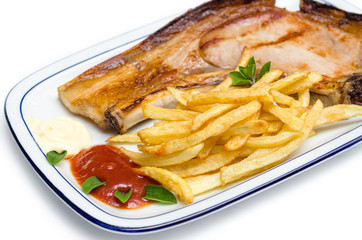 Patate fritte, salse e bistecca arrosto