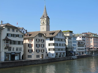 Fototapeta na wymiar Zürich Altstadt - Am Limnatquai