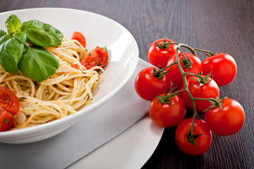 vegetarische spaghetti mit tomatensauce
