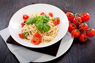 vegetarische spaghetti mit tomatensauce