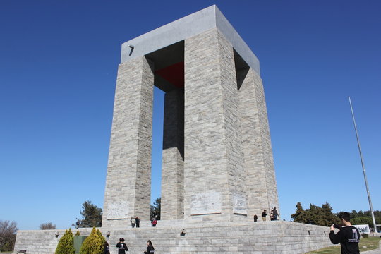 &Ccedil;anakkale Şehitler Abidesi