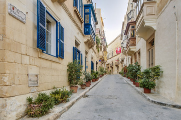 Fototapeta na wymiar Bishop Street Pałac w Vittoriosa, Malta