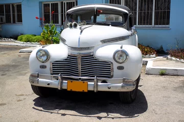 Küchenrückwand glas motiv Altes Auto in Kuba © andrzej_67