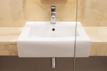 sink on mable counter