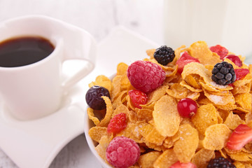 breakfast, cornflakes and berries