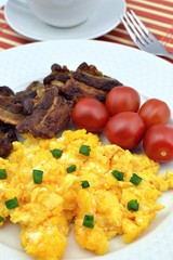 scrambled eggs with bacon