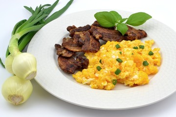 scrambled eggs with bacon
