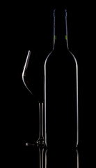 Verre et bouteille de vin rouge