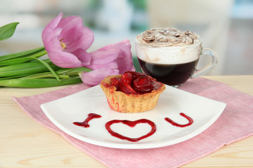 Sweet cake with strawberry and sauce