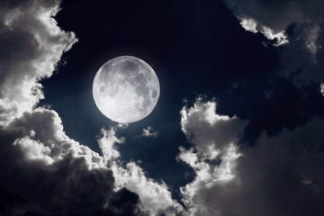 Naklejka na ściany i meble nocne niebo z księżycem i chmury