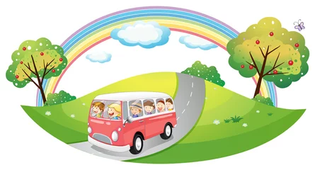 Tableaux ronds sur plexiglas Arc en ciel Un bus rose avec des passagers