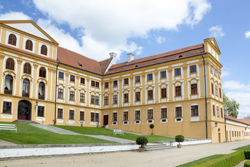 Fototapeta premium Famous Baroque chateau Jaromerice nad Rokytnou