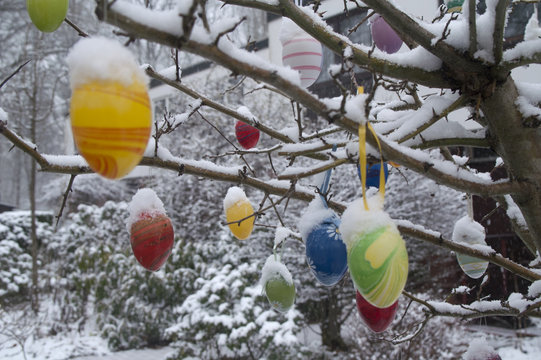 Ostereier im Schnee