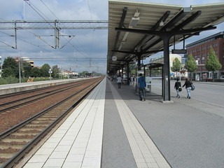 Bahnsteig von Örebro