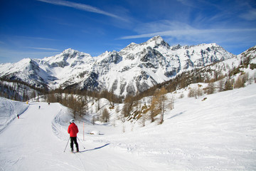 Fototapeta na wymiar stok narciarski (Monte Rosa)