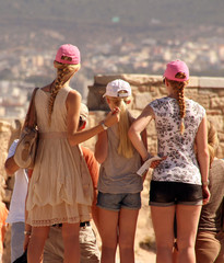 Tres hermanas visitando Atenas