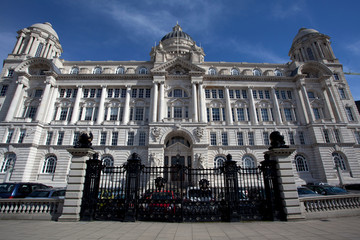 Fototapeta premium Port of Liverpool building in Liverpool, Great Britain
