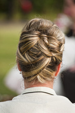 HAIR STYLE OF BRIDE