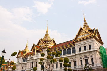 Naklejka premium beautiful pagoda at wat phra kaew in thailand