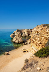 Fototapeta na wymiar Navy plaża w Lagoa, Algarve, Portugalia