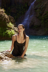 Fototapeta premium In waterfall