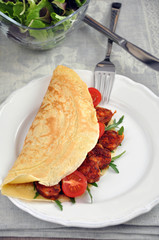 Pfannkuchen mit Chorizo, Tomaten und Rucola