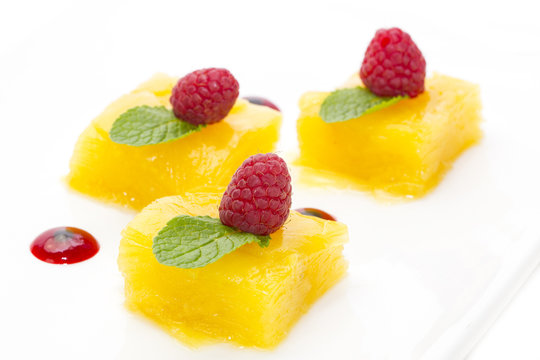 Ананас с малинкой