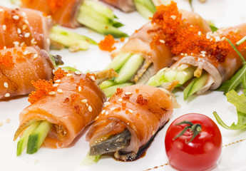 Рыбные рулетики с овощами