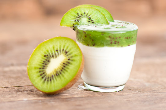 Kiwijogi mit Frucht
