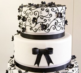 Tarta de boda decorada con fondant