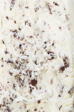 Eisbox mit Stracciatella Eis von oben