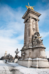 pont Alexandre III à Paris sous la neige