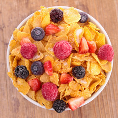 bowl of cornflakes and berries