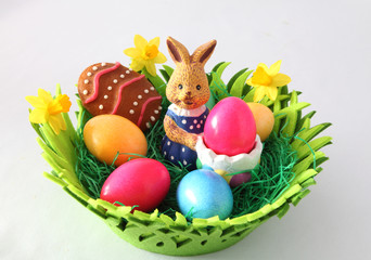 Osterkorb mit Eiern