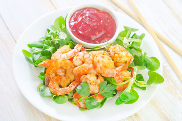 Fried shrimps with sauce