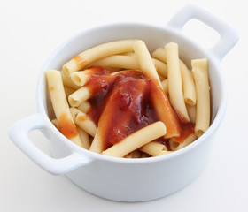 Nudeln mit Tomatensoße
