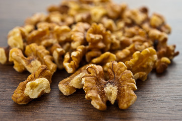 Shelled walnuts