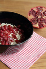 Müsli mit Granatapfel