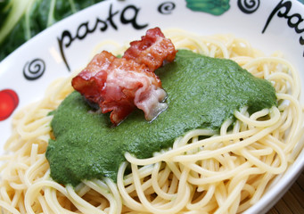 Pasta mit Mangoldsoße